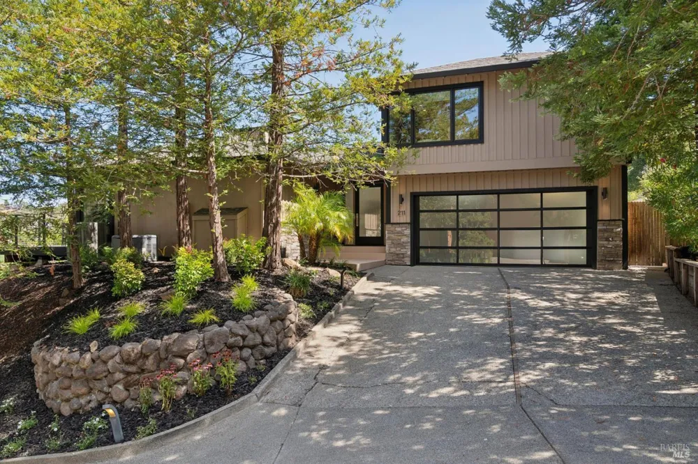 211 Fairway Drive Novato, CA 94949