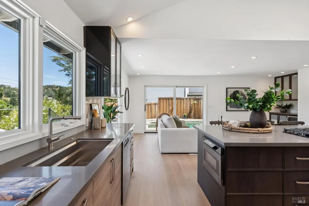 211 Fairway Drive Novato, CA 94949