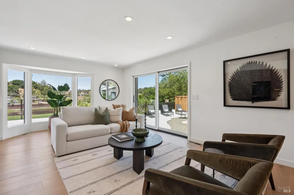 211 Fairway Drive Novato, CA 94949