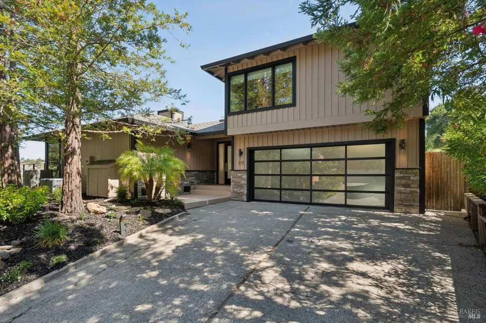 211 Fairway Drive Novato, CA 94949