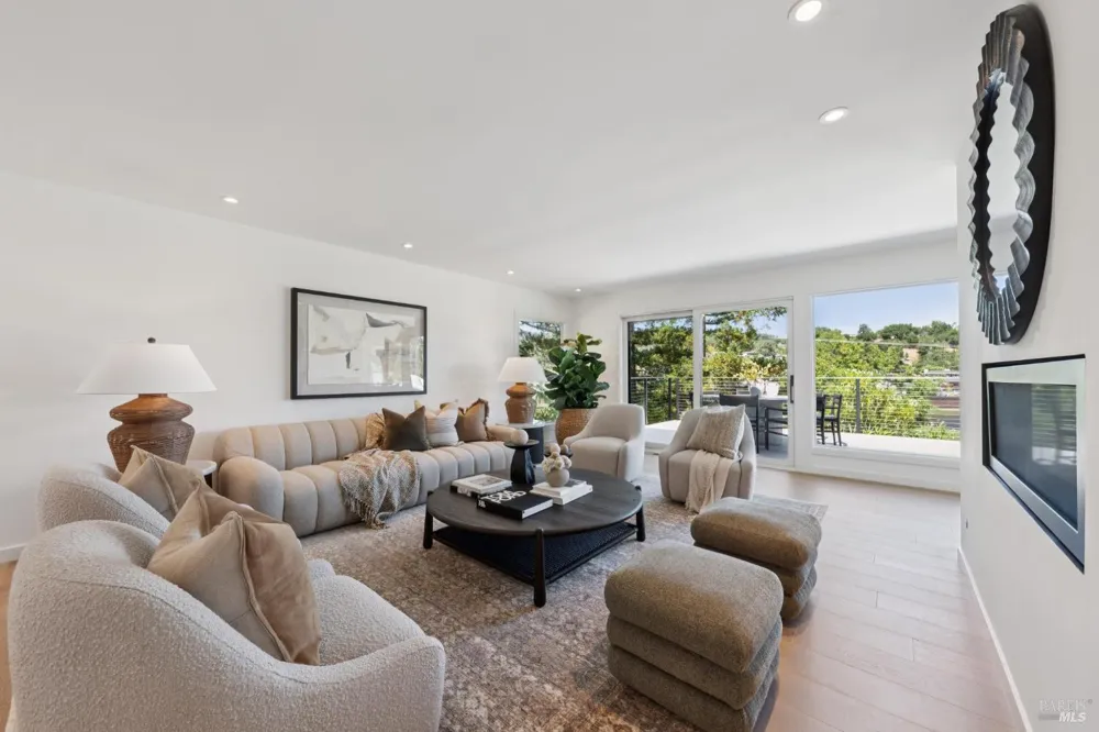 211 Fairway Drive Novato, CA 94949