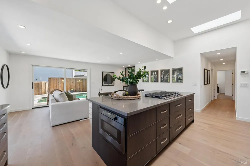 211 Fairway Drive Novato, CA 94949