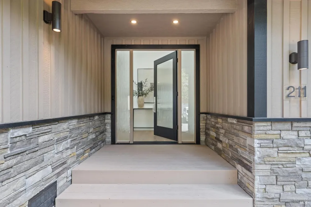 211 Fairway Drive Novato, CA 94949