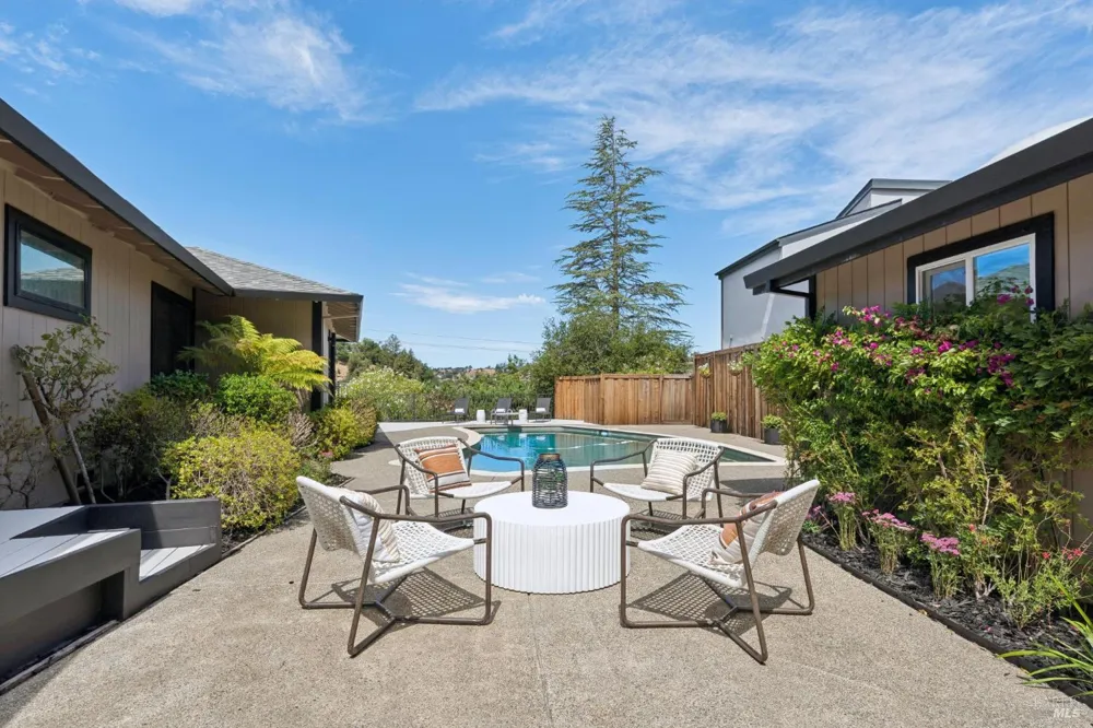 211 Fairway Drive Novato, CA 94949