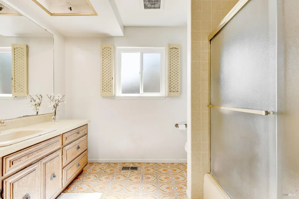 836 W 8th Street Benicia, CA 94510