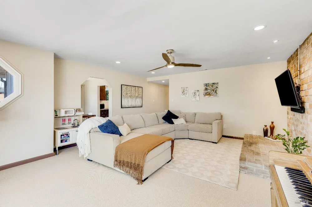 836 W 8th Street Benicia, CA 94510