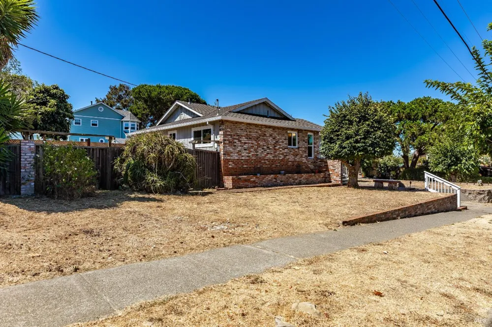 836 W 8th Street Benicia, CA 94510
