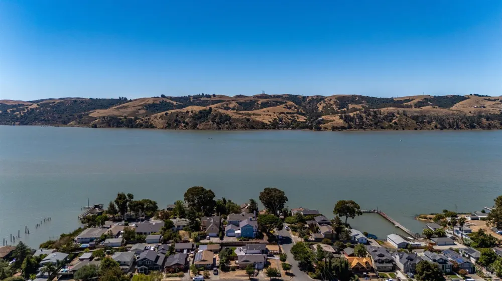 836 W 8th Street Benicia, CA 94510