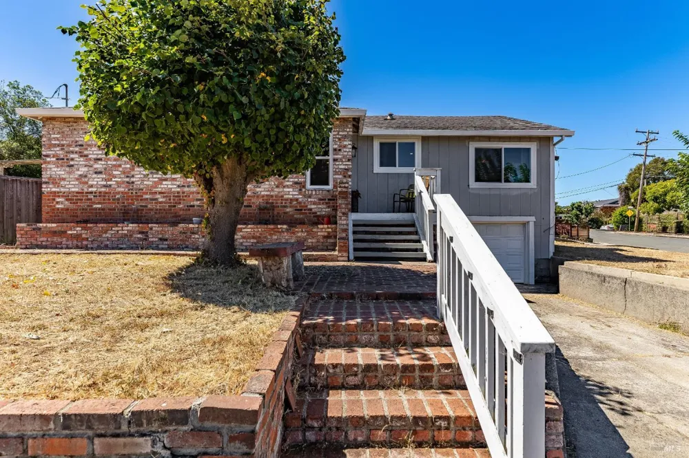 836 W 8th Street Benicia, CA 94510