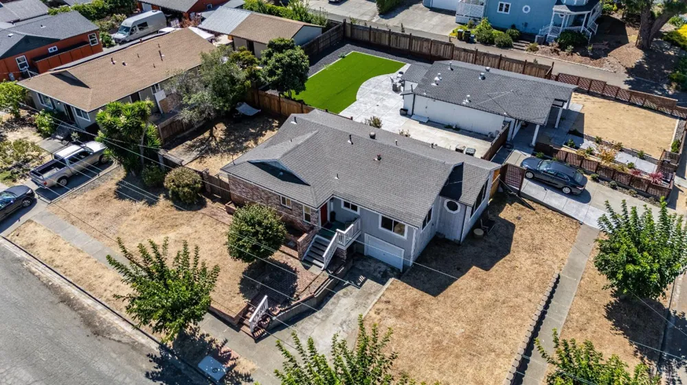 836 W 8th Street Benicia, CA 94510