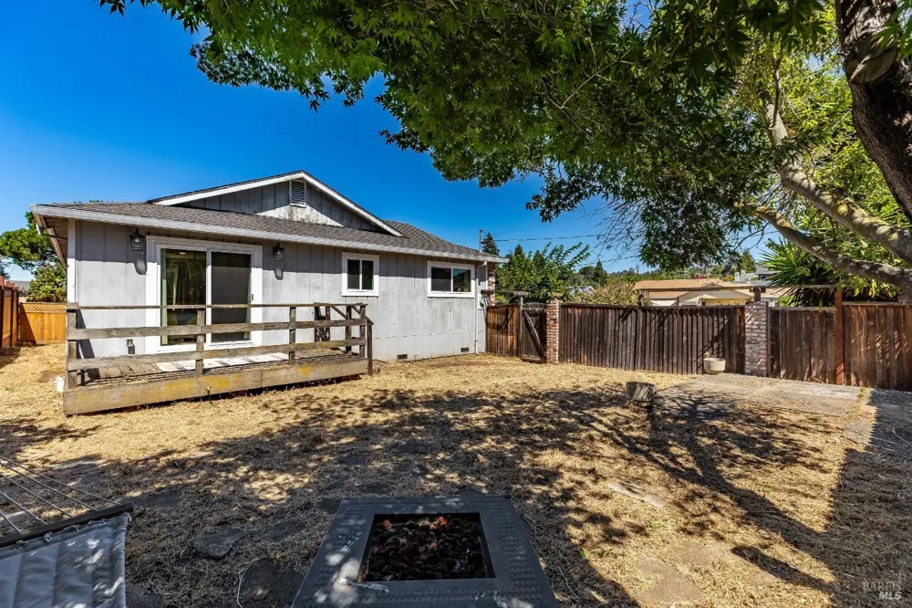 836 W 8th Street Benicia, CA 94510