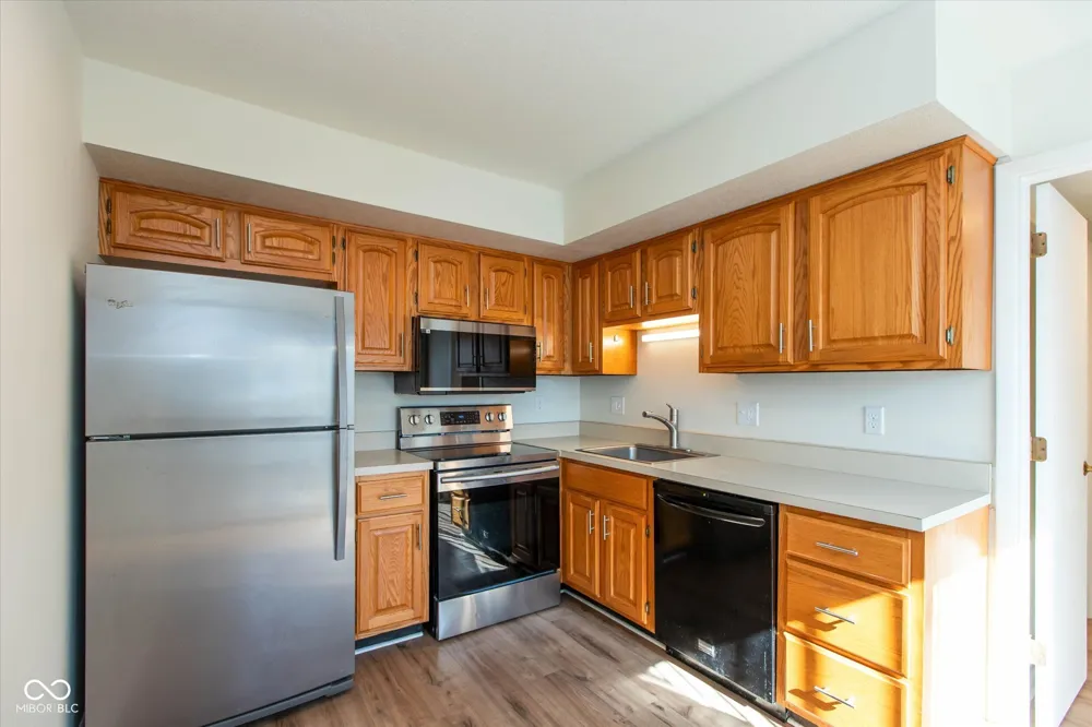 6068 Wingedfoot Court Indianapolis, IN 46254