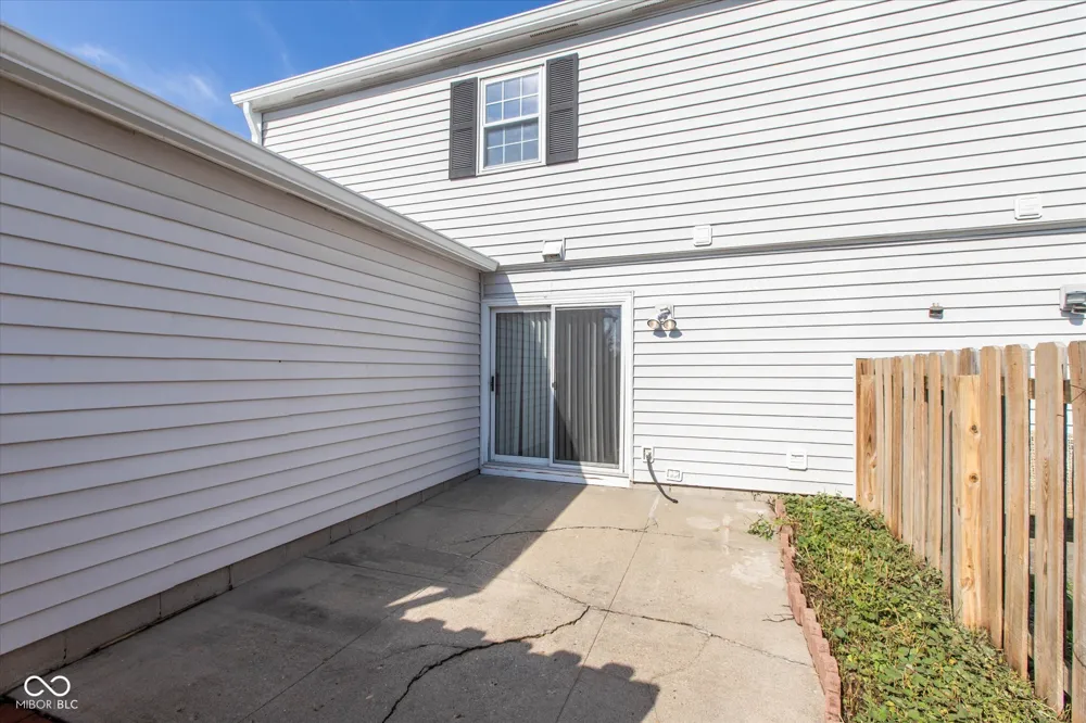 6068 Wingedfoot Court Indianapolis, IN 46254