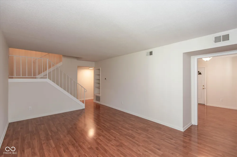 6068 Wingedfoot Court Indianapolis, IN 46254