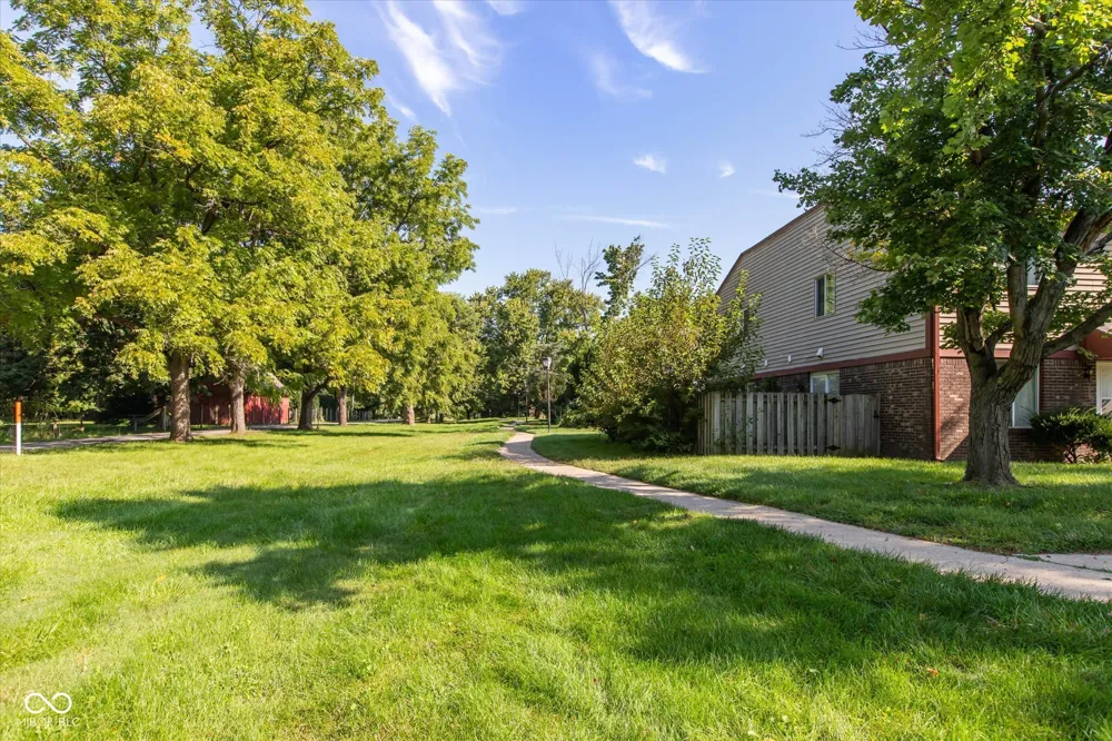 6068 Wingedfoot Court Indianapolis, IN 46254