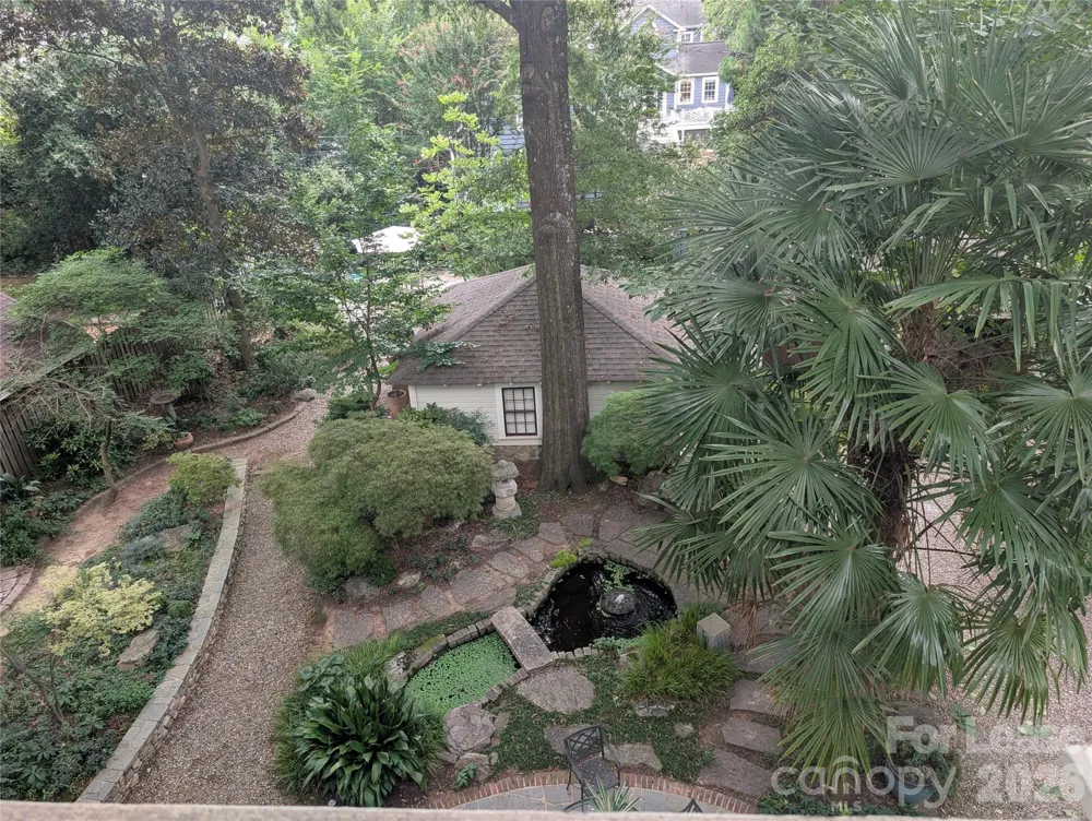 923 Henley Place Charlotte, NC 28207