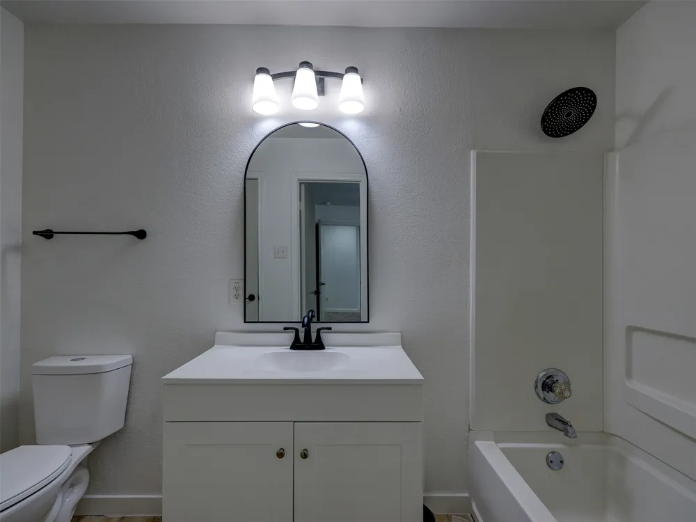 13421 Alysheba Drive Del Valle, TX 78617