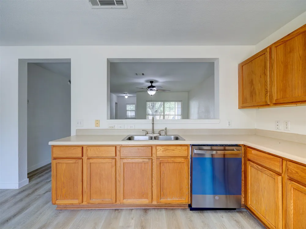 13421 Alysheba Drive Del Valle, TX 78617