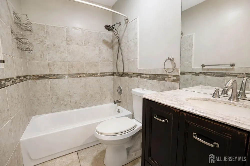 20 Delikat Lane Sayreville, NJ 08872