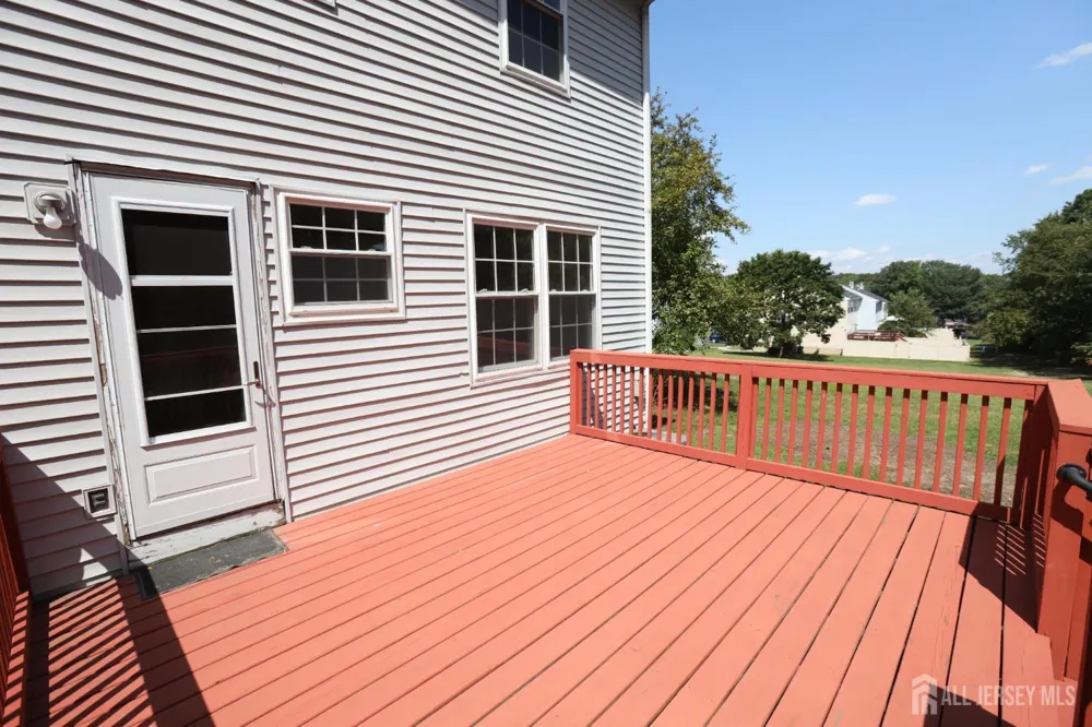 20 Delikat Lane Sayreville, NJ 08872