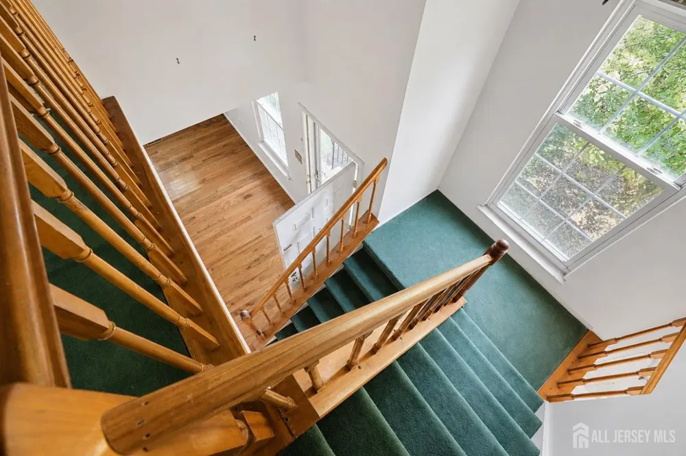 20 Delikat Lane Sayreville, NJ 08872