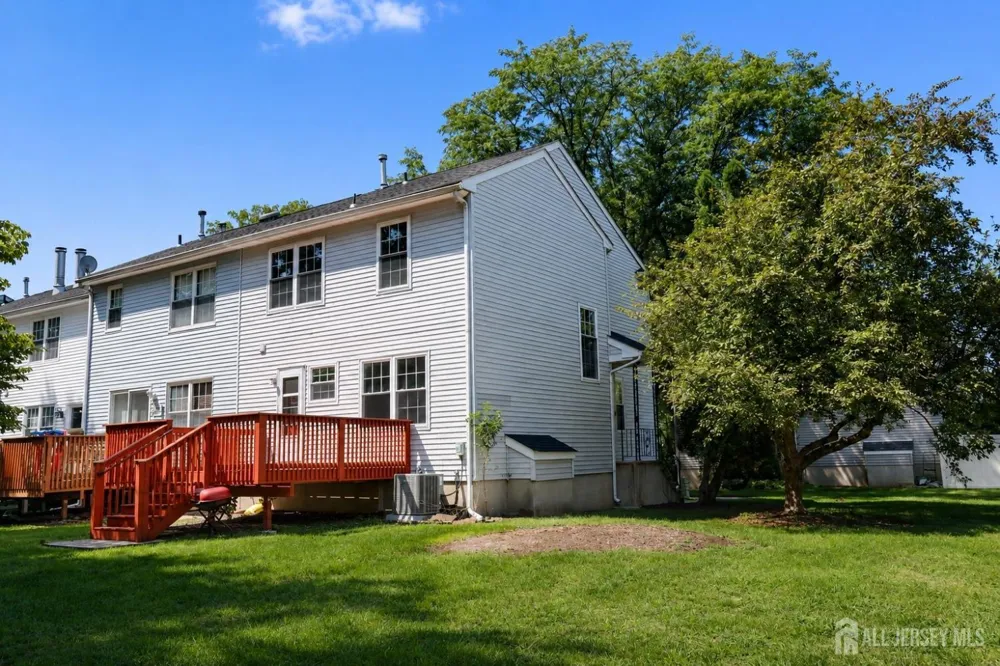 20 Delikat Lane Sayreville, NJ 08872