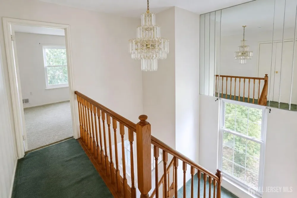 20 Delikat Lane Sayreville, NJ 08872