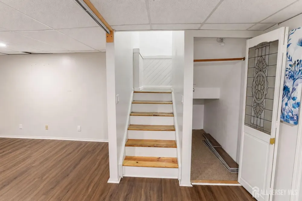 20 Delikat Lane Sayreville, NJ 08872