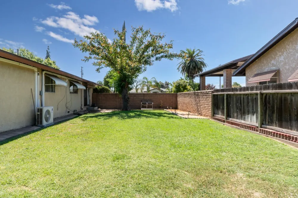 1030 W Swift Avenue Fresno, CA 93705