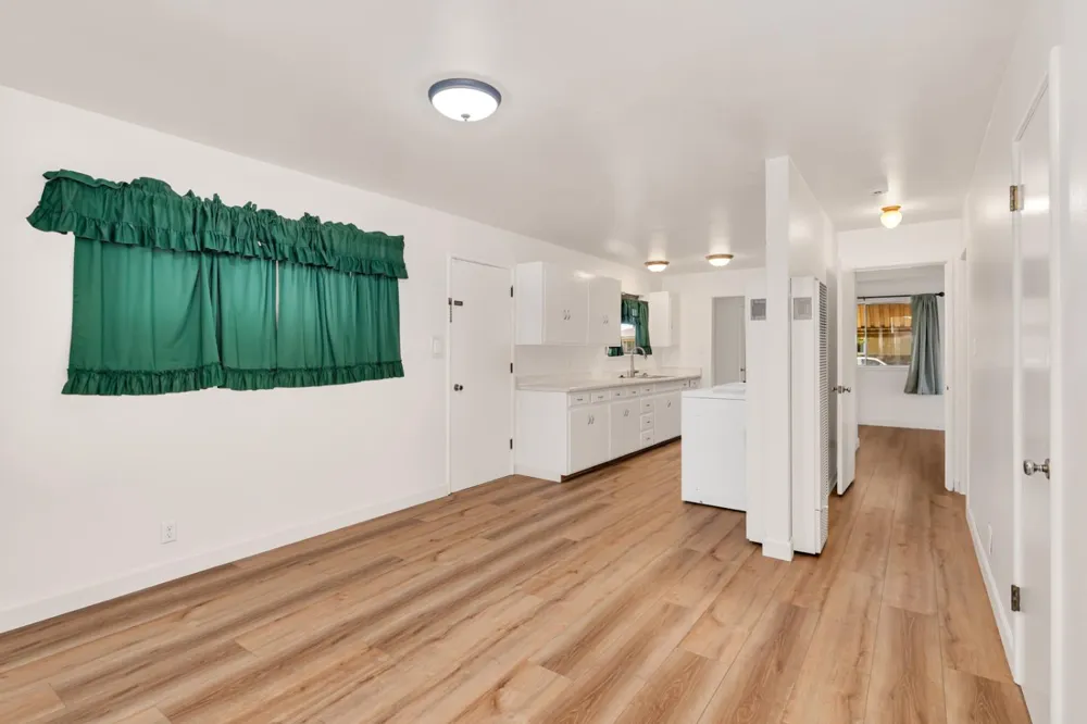 1030 W Swift Avenue Fresno, CA 93705