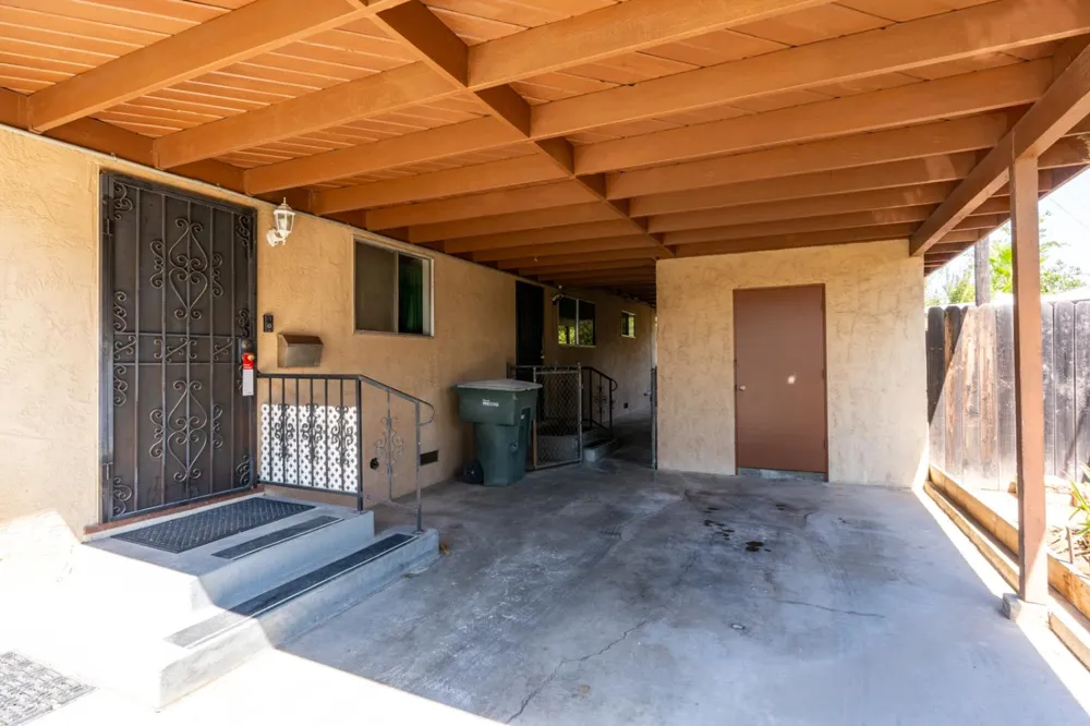 1030 W Swift Avenue Fresno, CA 93705