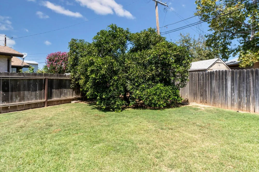 1030 W Swift Avenue Fresno, CA 93705