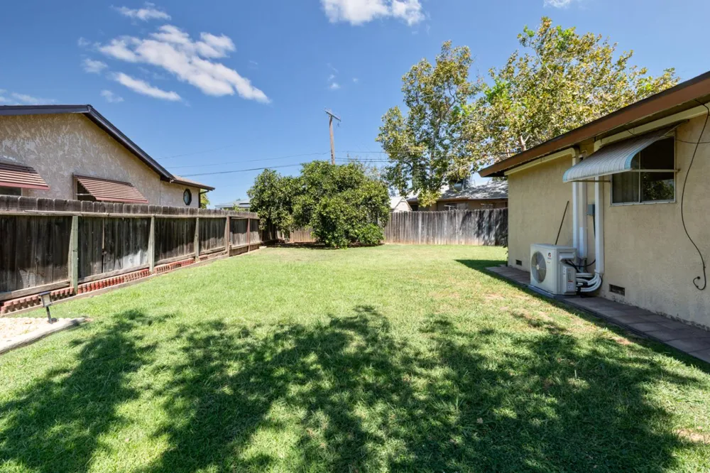 1030 W Swift Avenue Fresno, CA 93705