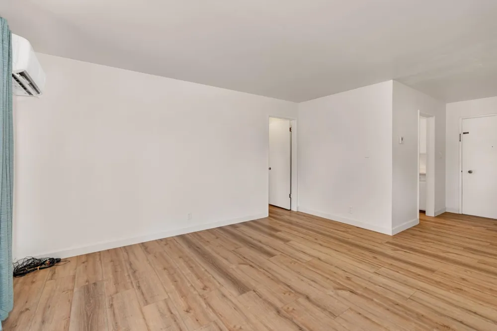 1030 W Swift Avenue Fresno, CA 93705