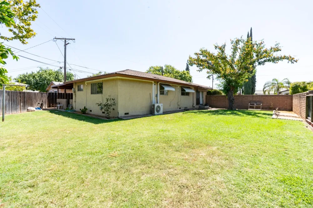 1030 W Swift Avenue Fresno, CA 93705