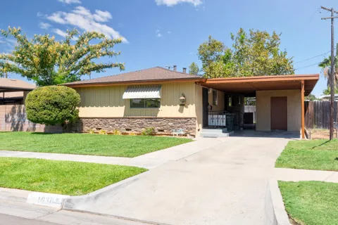 1030 W Swift Avenue