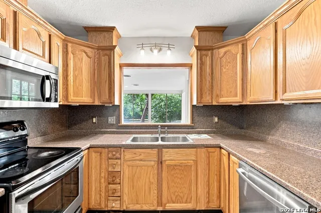 2902 Old Ranch Rd San Antonio, TX 78217