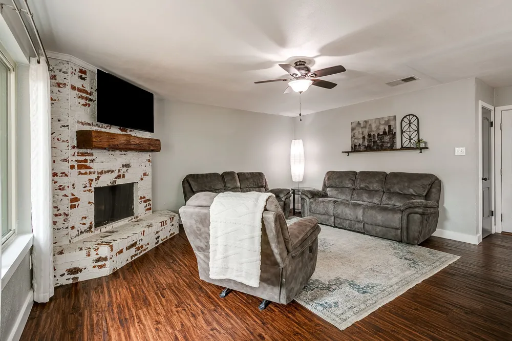 112 Lorie Street Alvarado, TX 76009