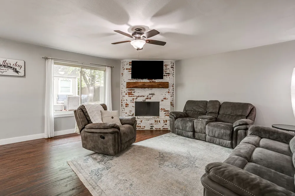 112 Lorie Street Alvarado, TX 76009