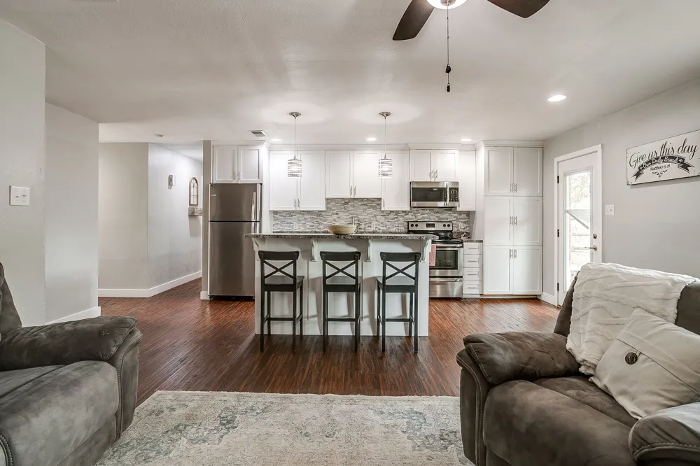 112 Lorie Street Alvarado, TX 76009