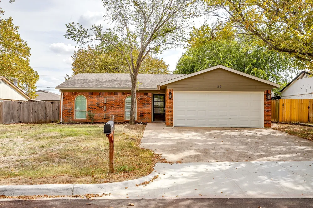 112 Lorie Street Alvarado, TX 76009
