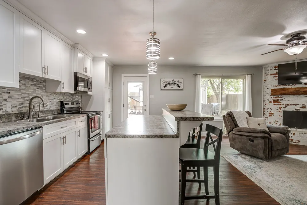 112 Lorie Street Alvarado, TX 76009