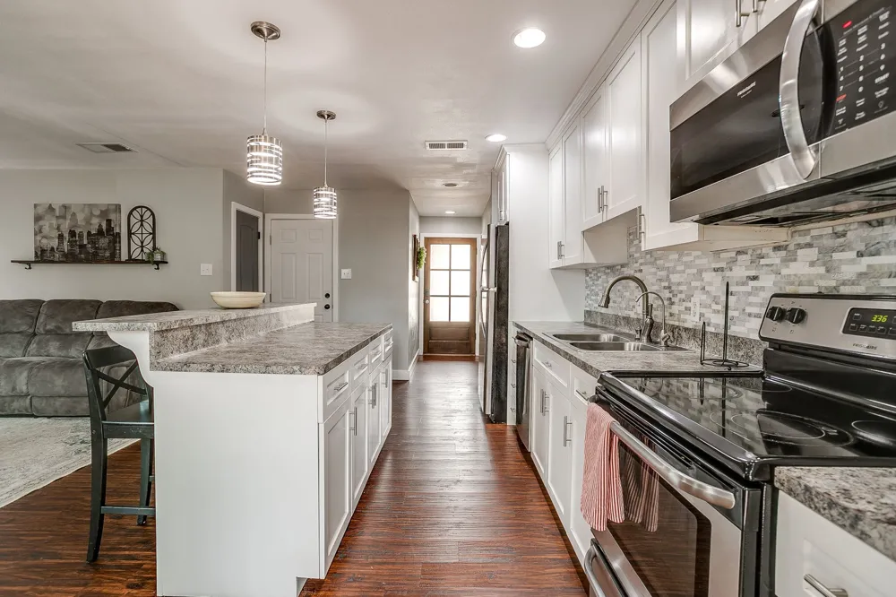 112 Lorie Street Alvarado, TX 76009