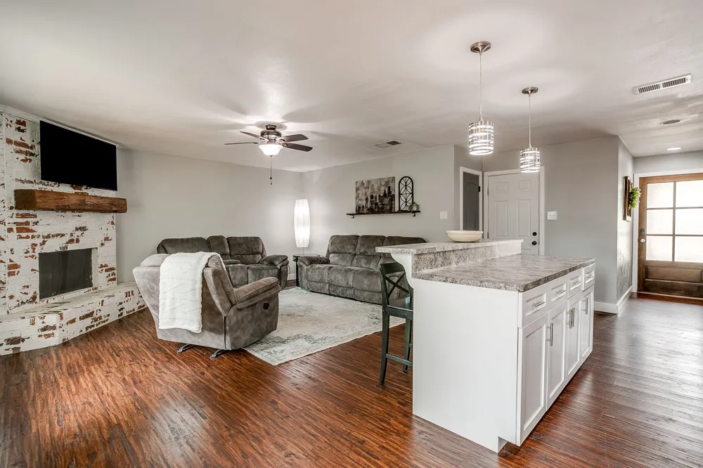 112 Lorie Street Alvarado, TX 76009
