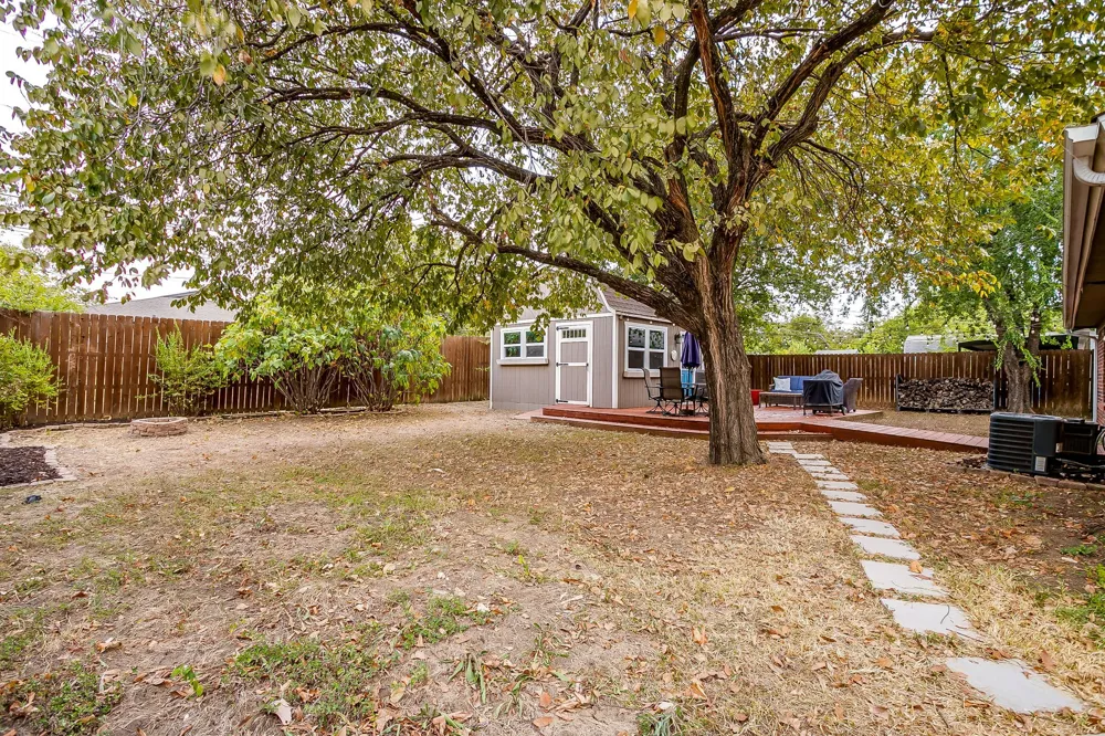 112 Lorie Street Alvarado, TX 76009
