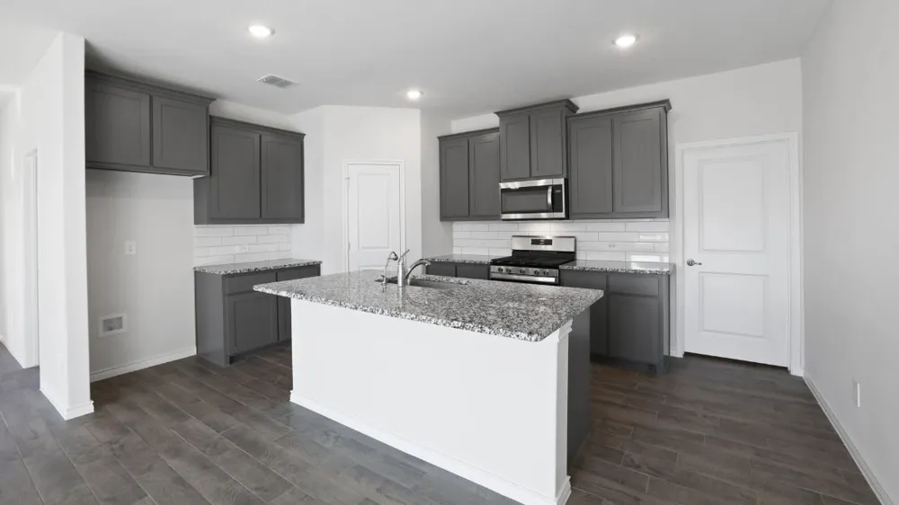 3694 Saguaro Drive Grand Prairie, TX 75052
