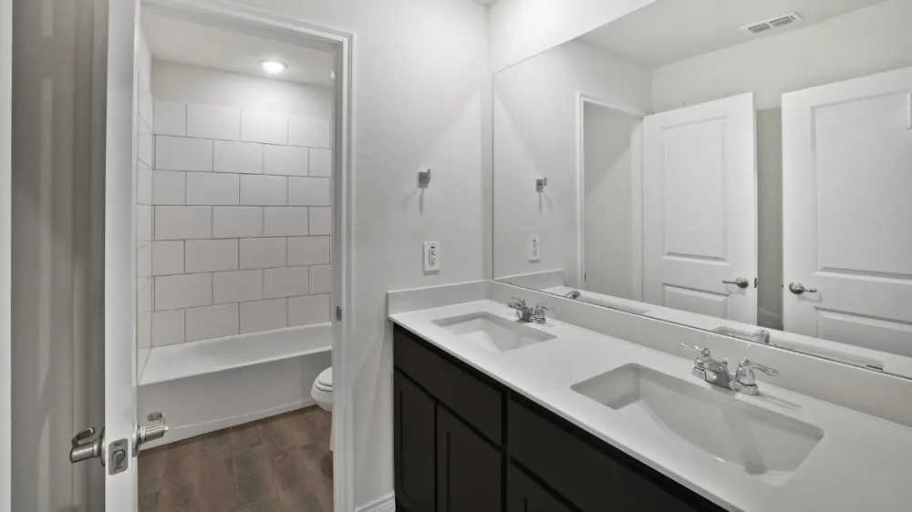 3694 Saguaro Drive Grand Prairie, TX 75052