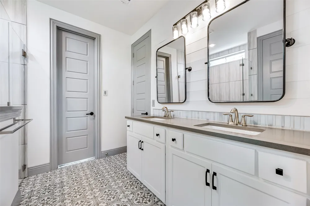 4325 Smokey Quartz Lane Arlington, TX 76005
