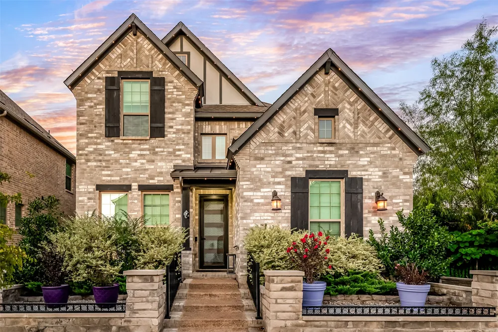 4325 Smokey Quartz Lane Arlington, TX 76005