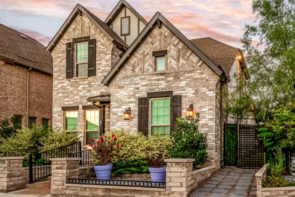 4325 Smokey Quartz Lane Arlington, TX 76005